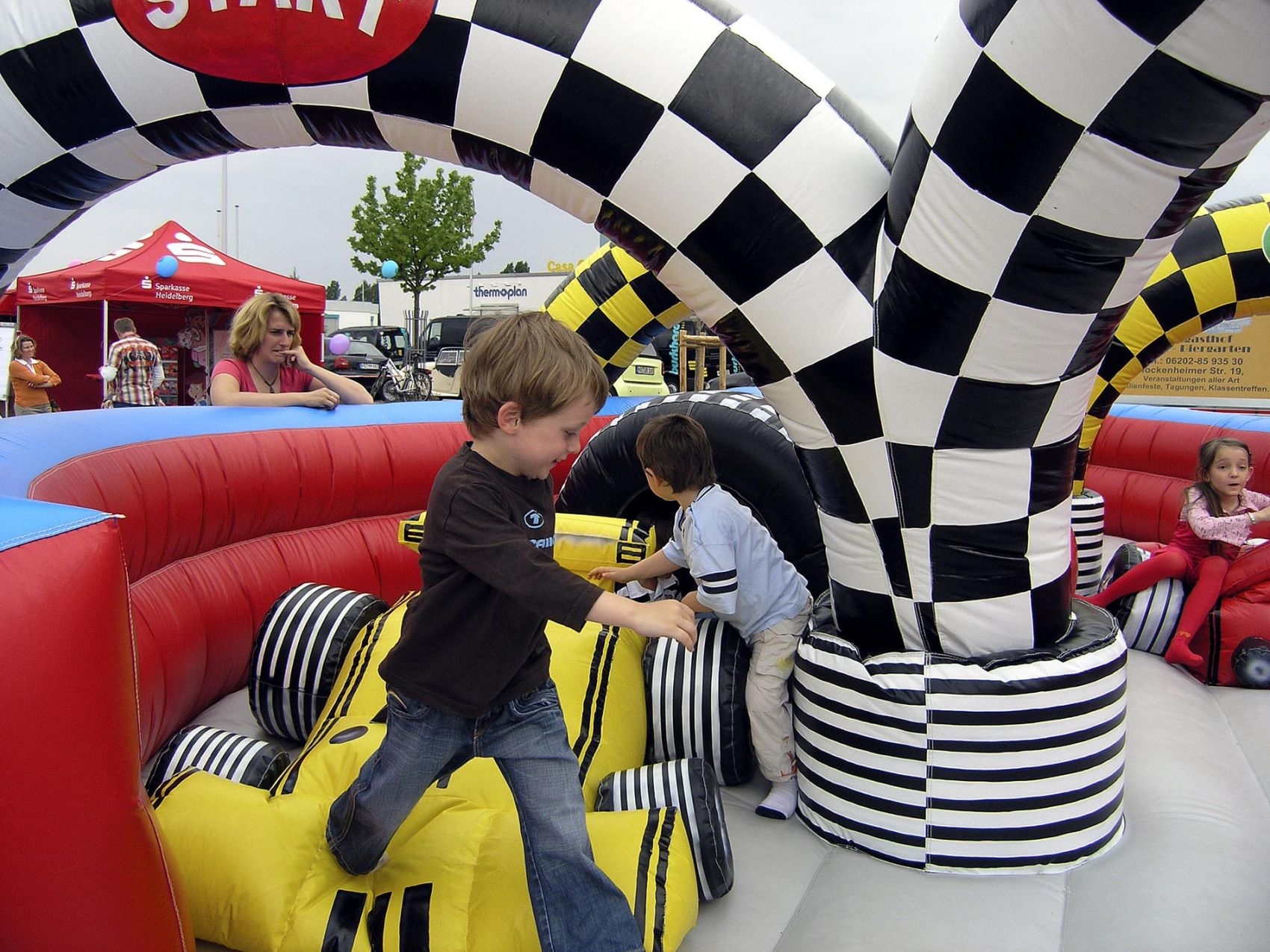 huepfburg-raceland-www-eyeconcept-de-2012110