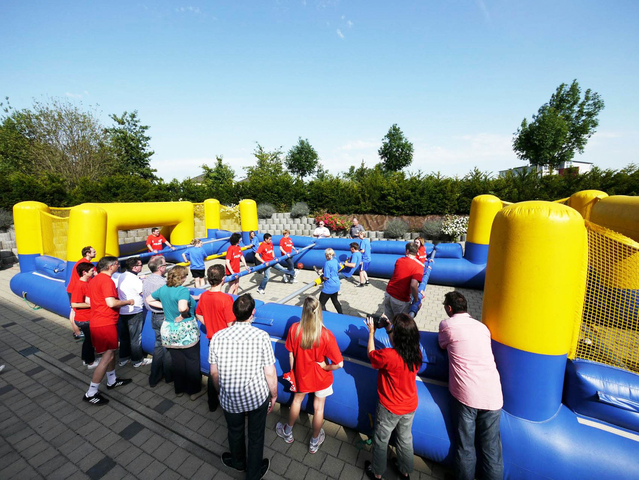 Human Maxikicker Table Soccer XXL für 10-14 Personen mieten