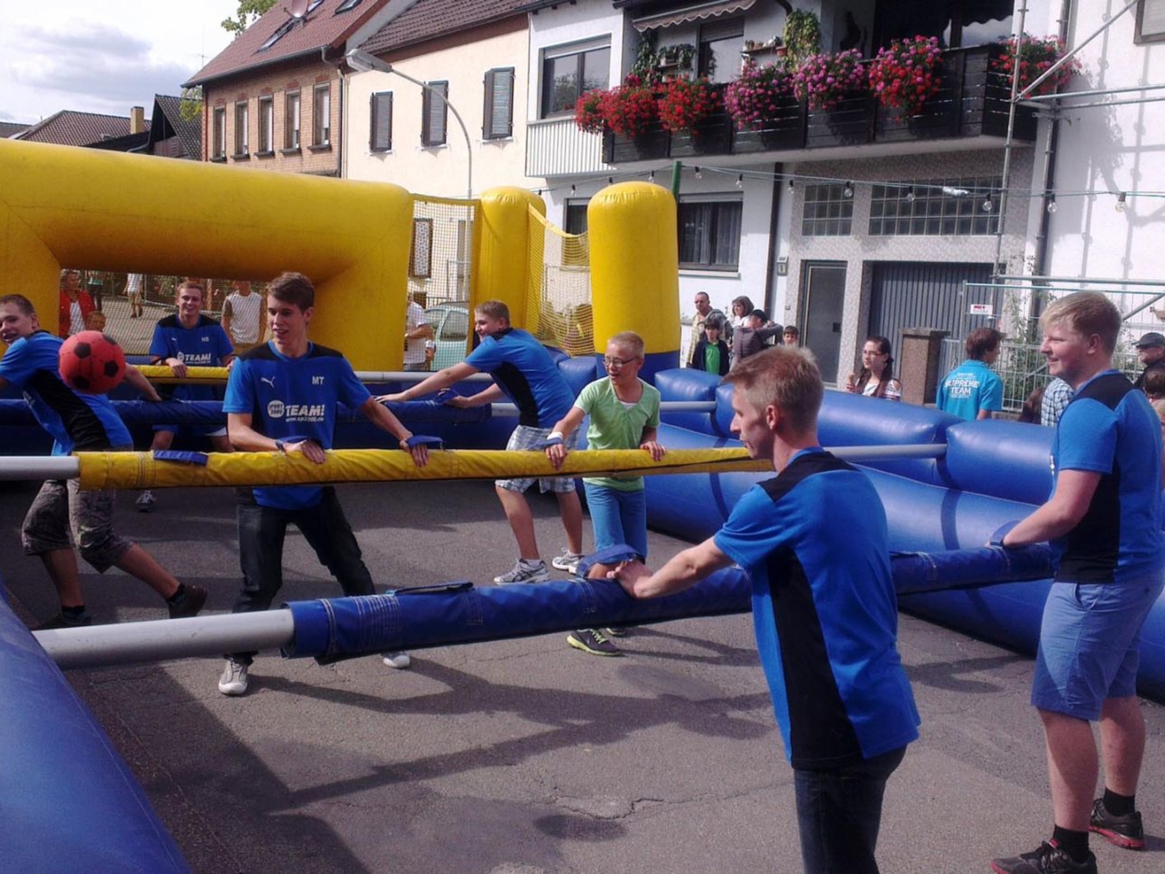 human-maxikicker-xxl-human-tablesoccer-mieten-bei-www-eyeconcept-de-00122