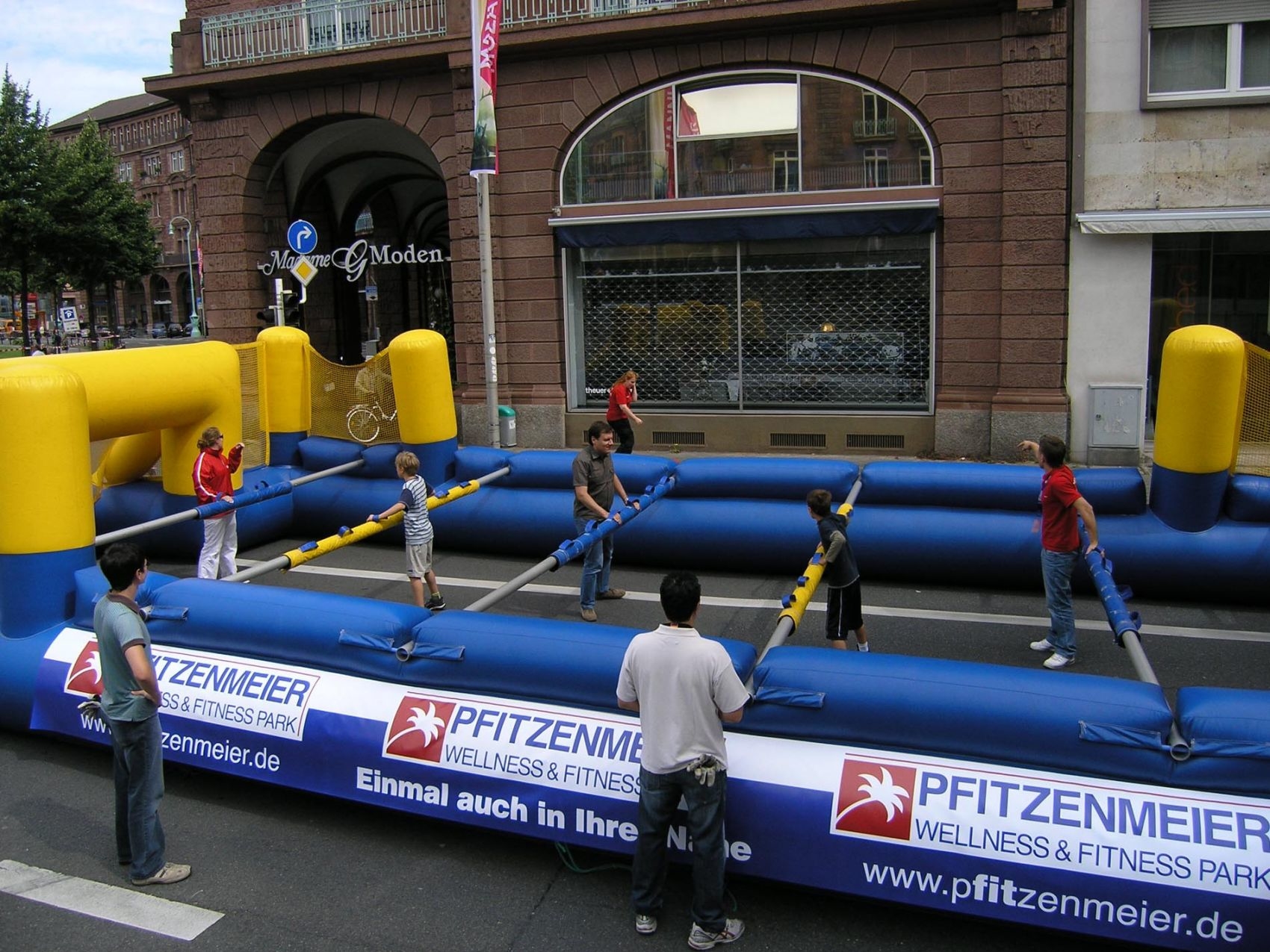 maxikicker-branding-002