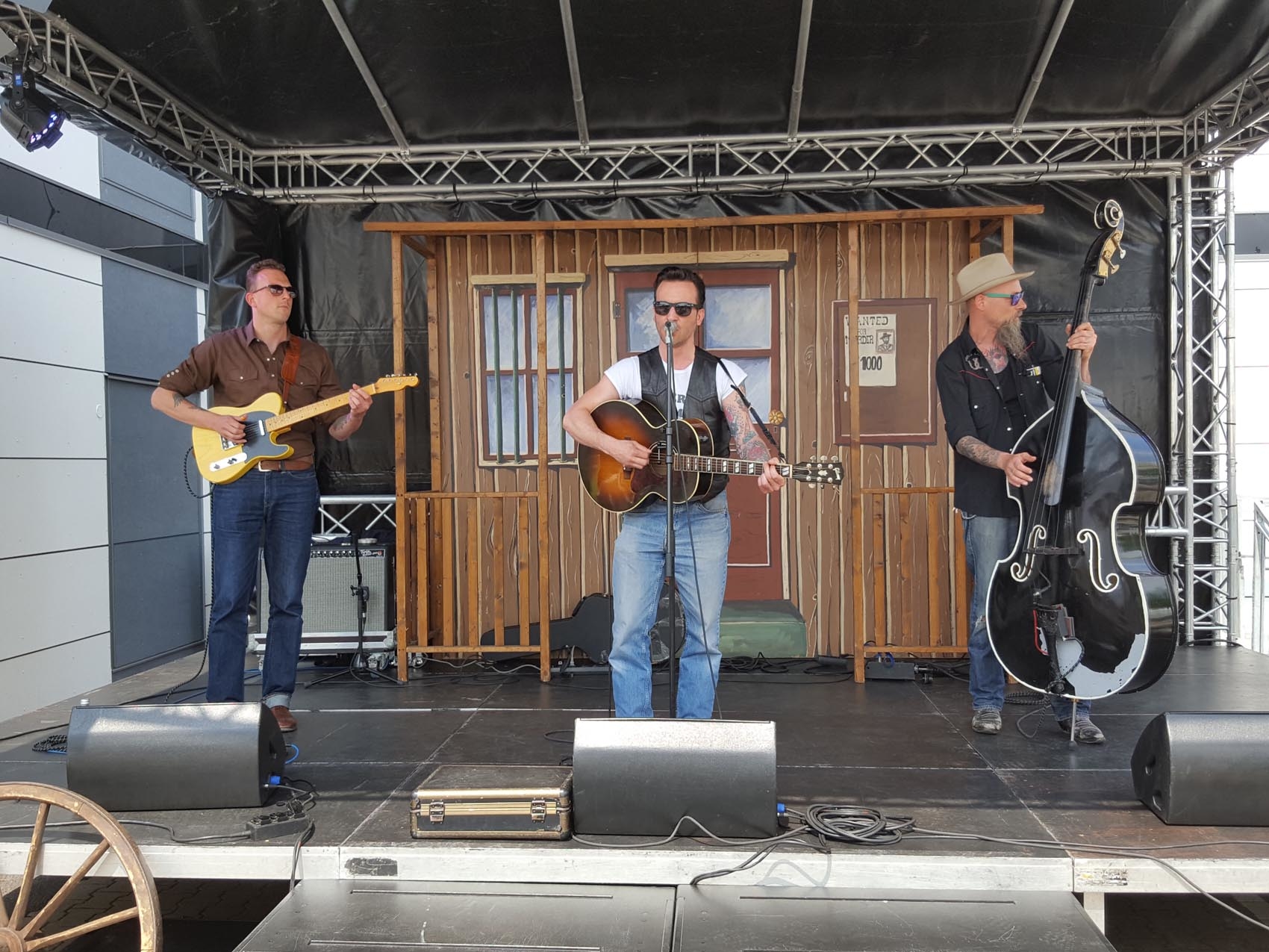 western-band-johnny-trouble_004