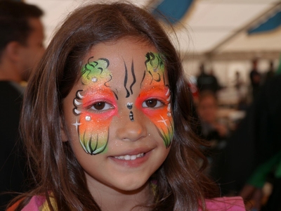 Kinderschminken mit Schminkstand mieten