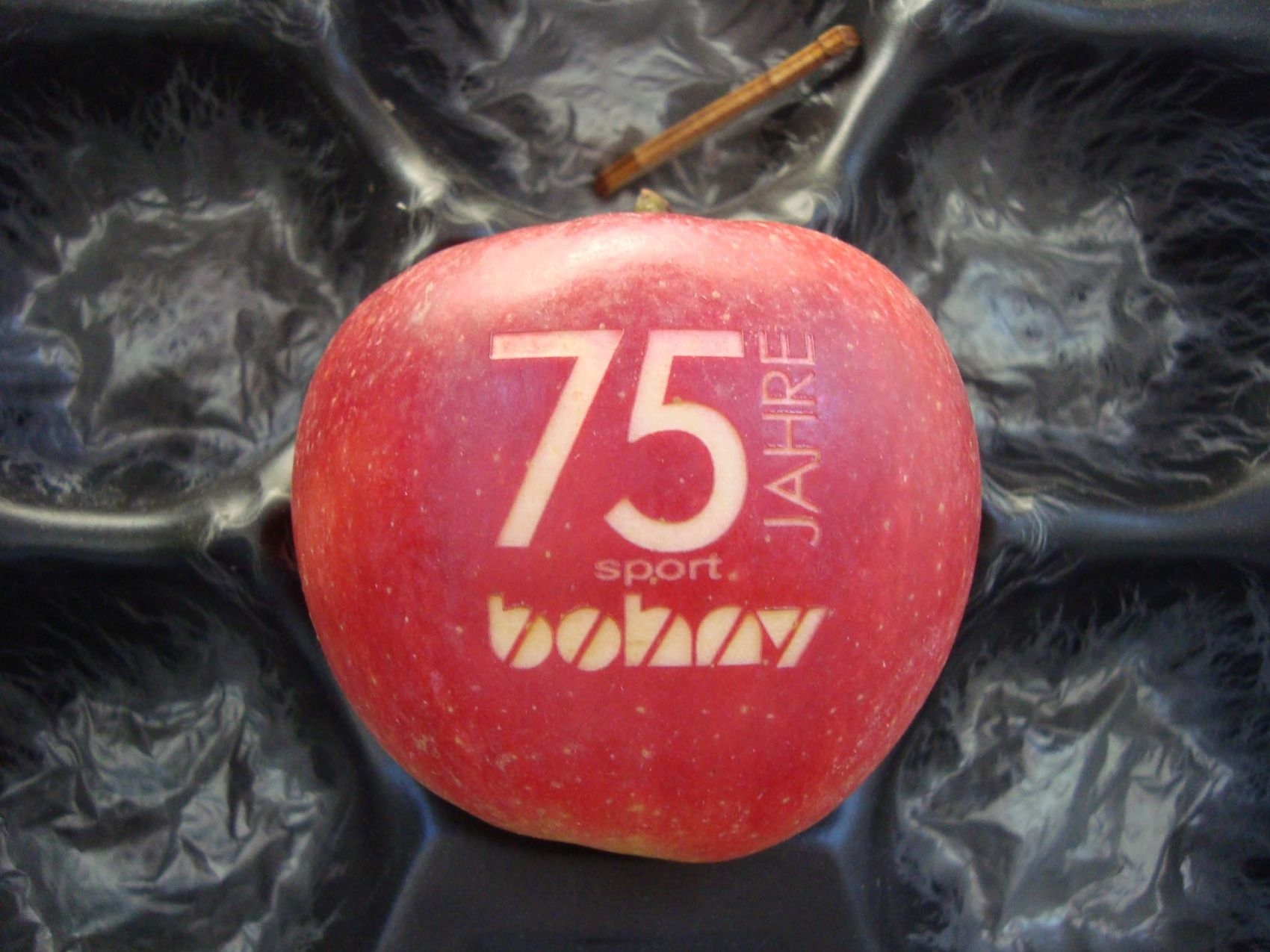 laser-logoaepfel-www-eyeconcept-de-40315