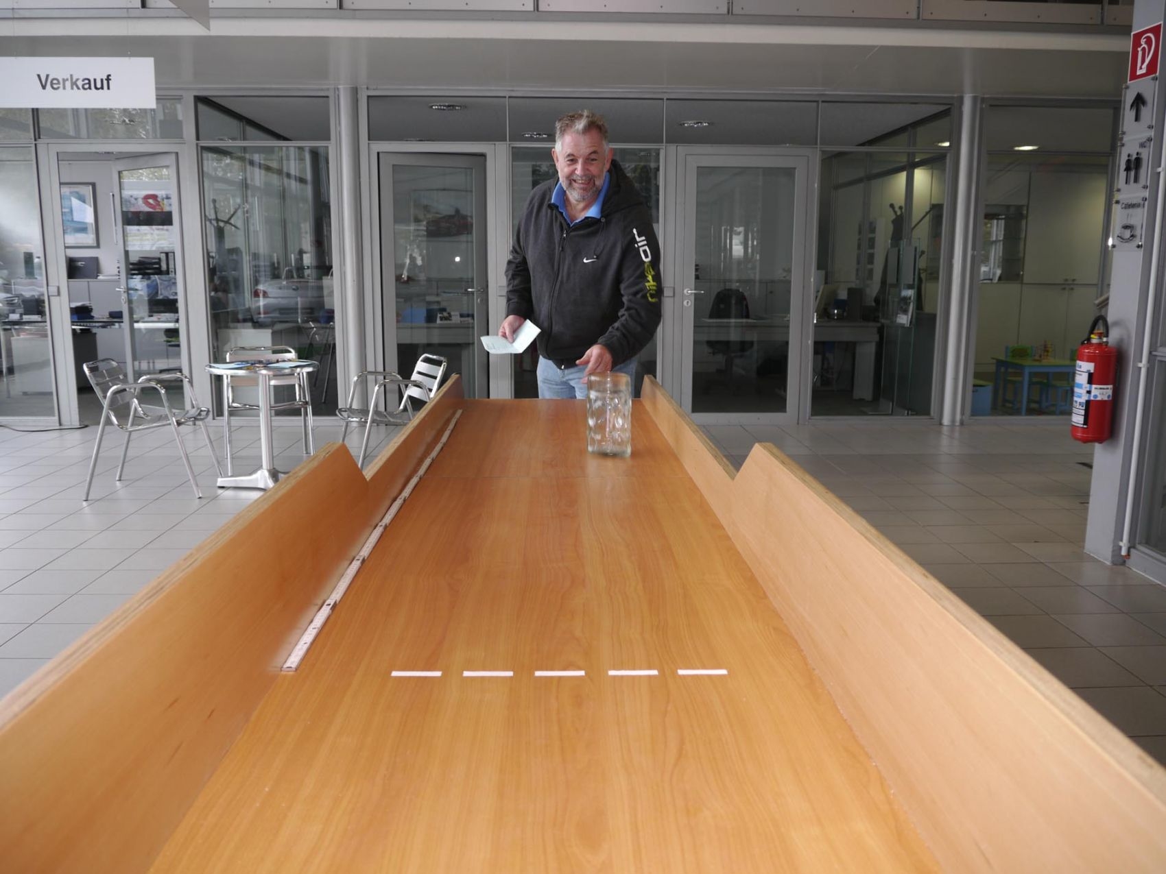 bierkrughschieben-43218