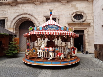 Nostalgie Karussell mieten - Modell &quot;Menagerie Dampfkarussell&quot; (25 Plätze)