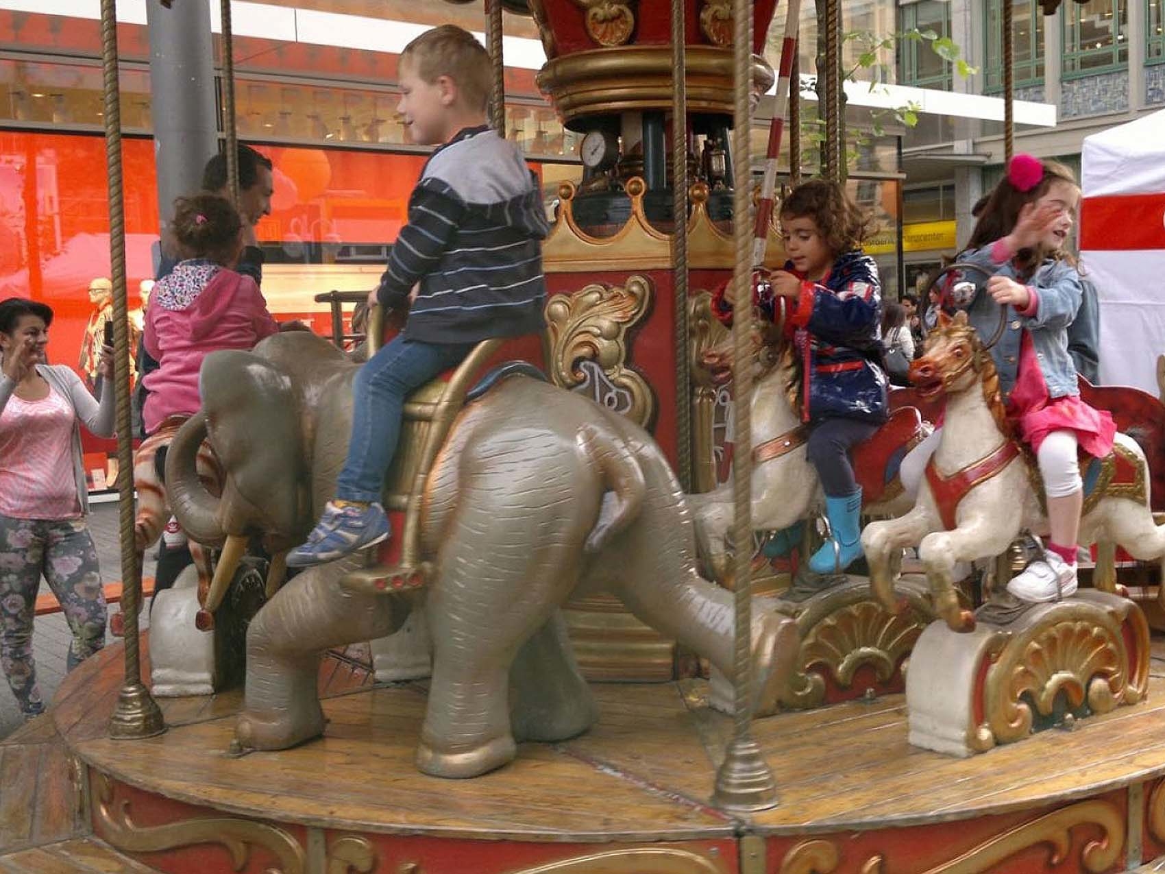 Menagerie_Karussell_zerlegbar_06