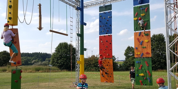 Mobiler Hochseilgarten Klettergarten mieten