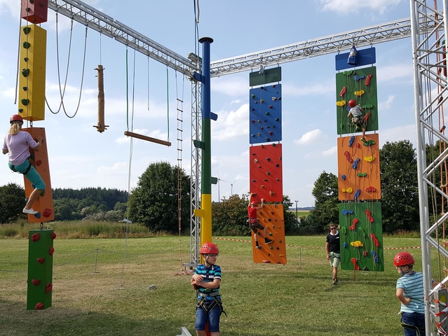 Mobiler Hochseilgarten Klettergarten mieten