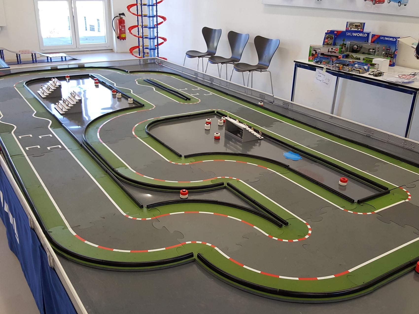 modulare-rennbahn-spurungebunden_www.eyeconcept.de_011