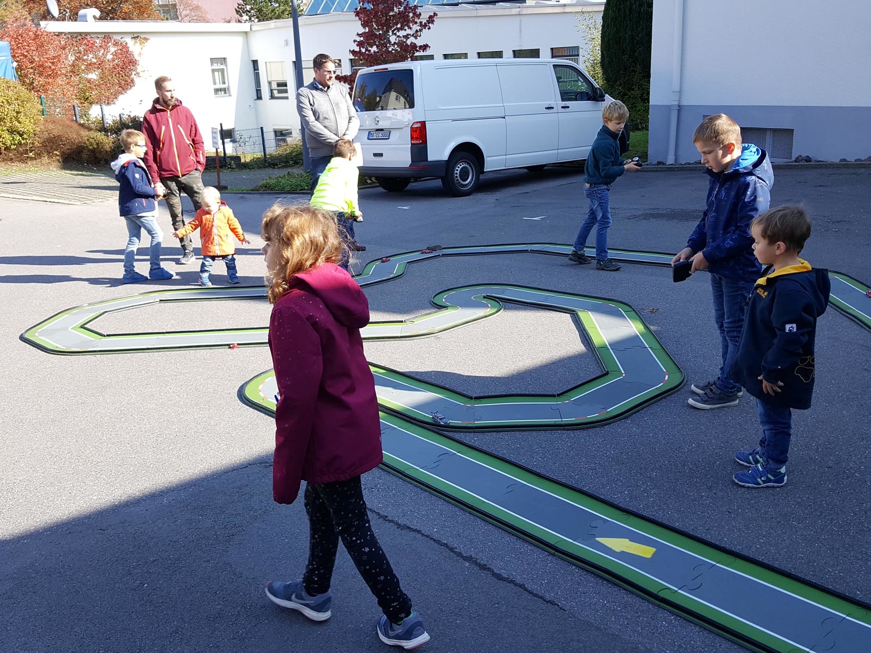 modulare-rennbahn-spurungebunden_www.eyeconcept.de_03