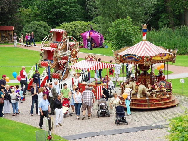 Nostalgie Dampfkarussell mieten (17 Plätze)