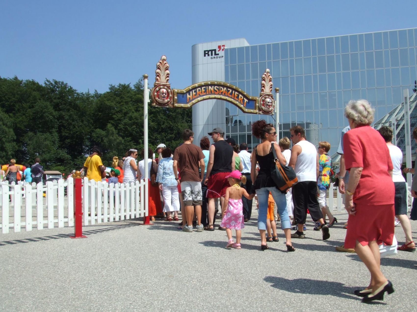 eingangsbogen-hereinspaziert-02