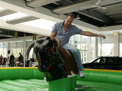 Oktoberfest Gaudi Ochsenreiten - Rodeo  (TÜV-geprüft) mieten