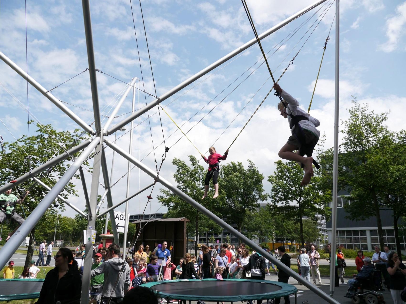 www-ececoncept-de-quarter-bungge-trampolin-jump-and-fly-004