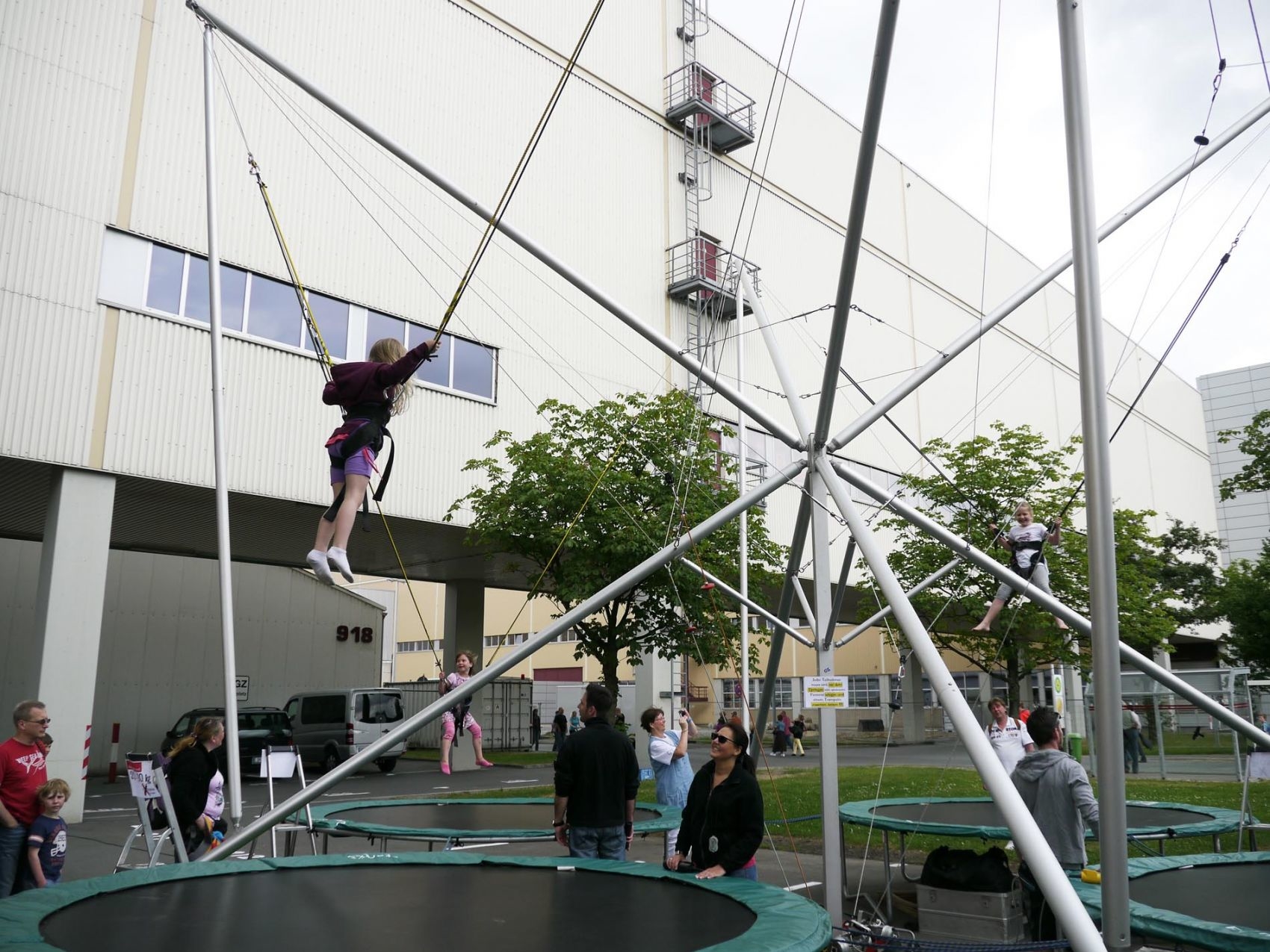 www-ececoncept-de-quarter-bungge-trampolin-jump-and-fly-008