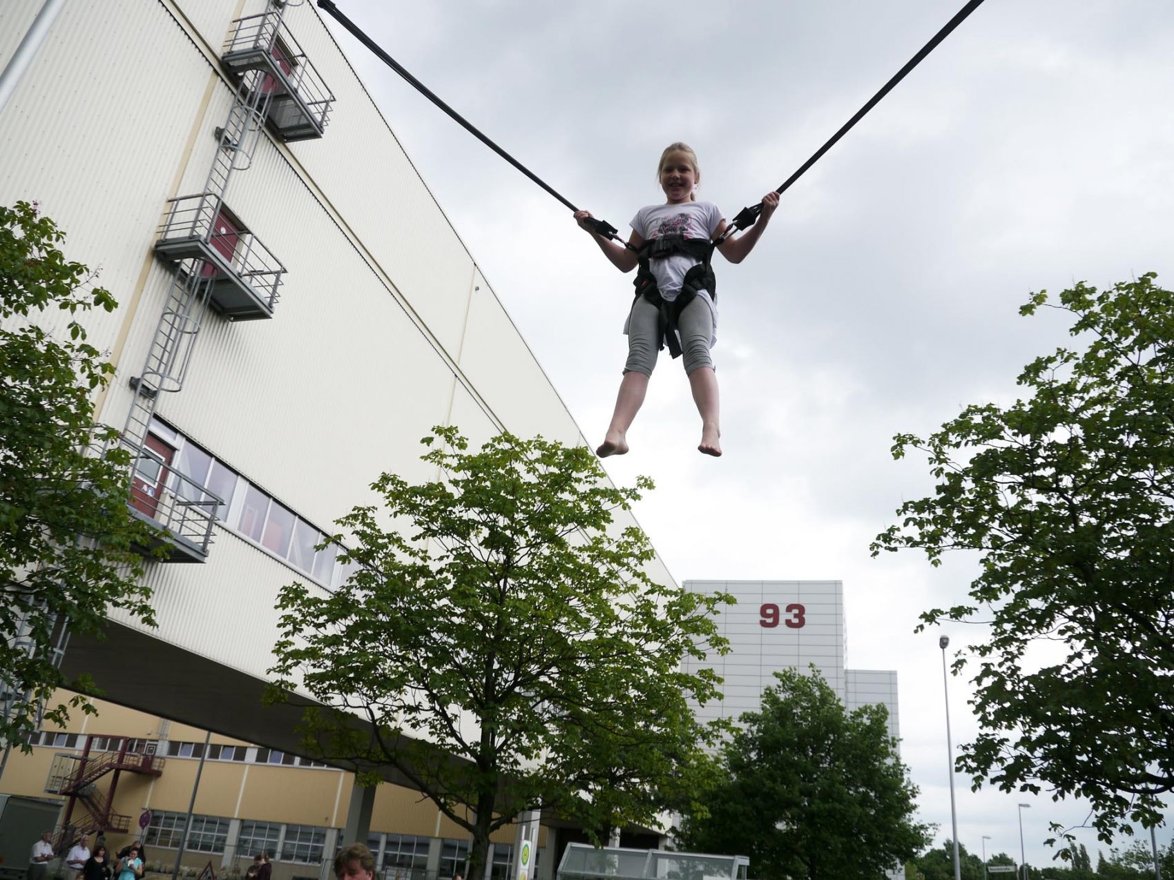 www-ececoncept-de-quarter-bungge-trampolin-jump-and-fly-009