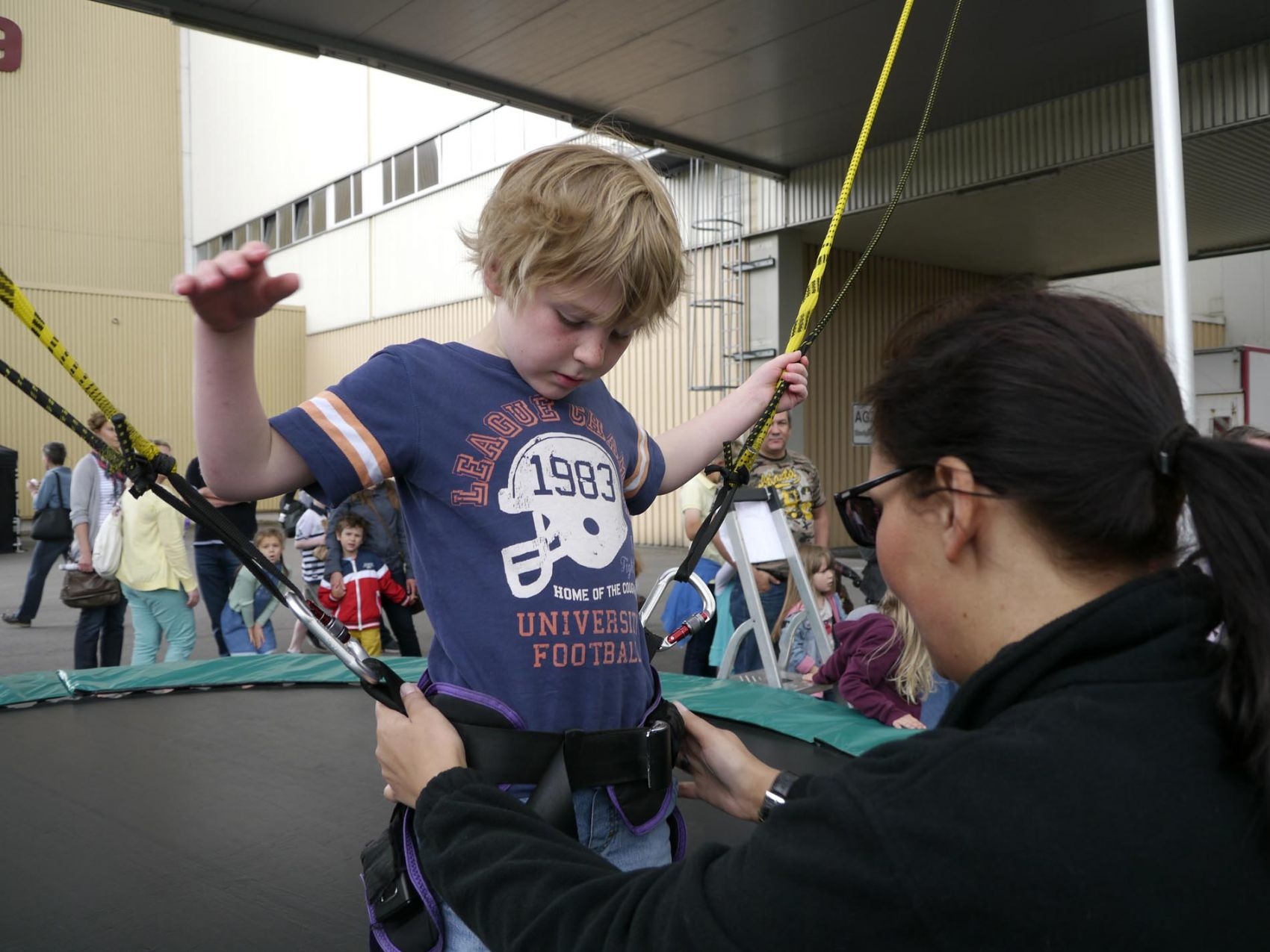 www-ececoncept-de-quarter-bungge-trampolin-jump-and-fly-016