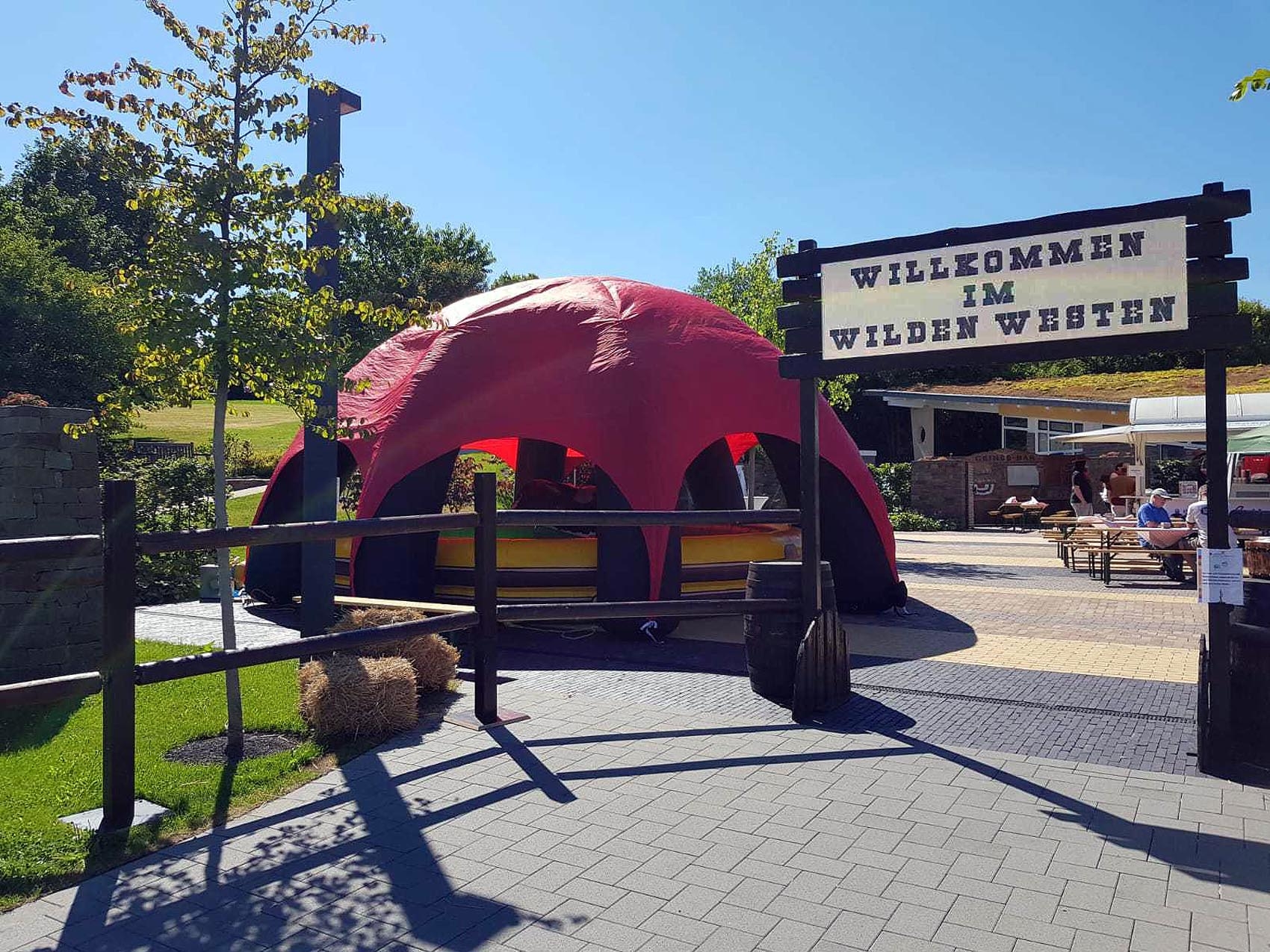 bullriding-western-ranch-portal_02