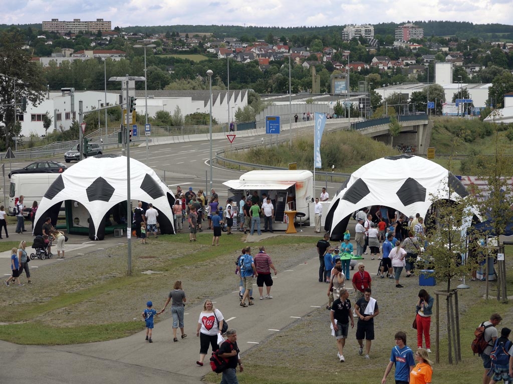 fussball-dome-8m-www-eyeconcept-de-003