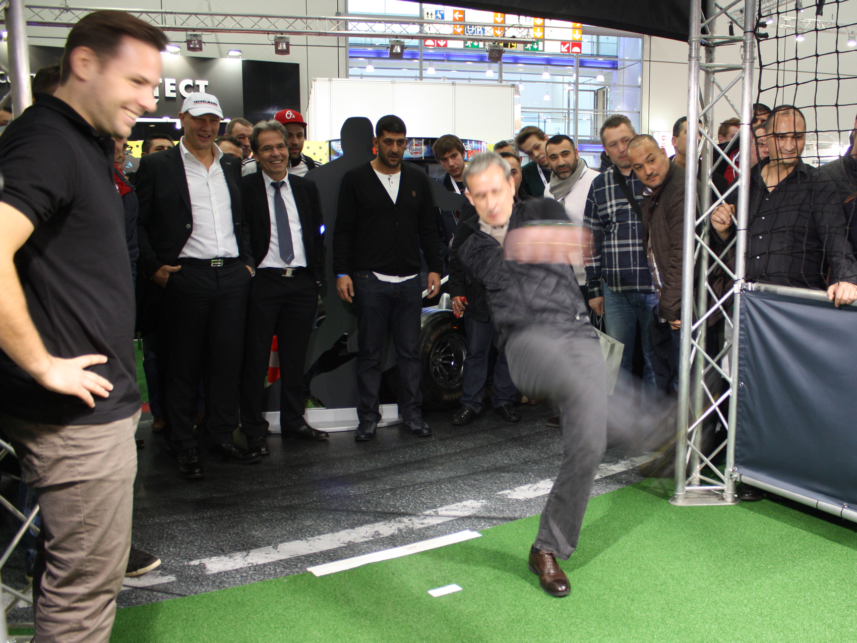 Pierre-Littbarski-am-robokeeper_www.eyeconcept.de_006