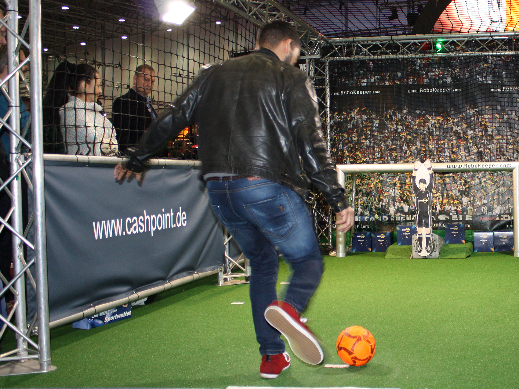 fussballsimulator-robokeeper-mini_www.eyeconcept.de_002