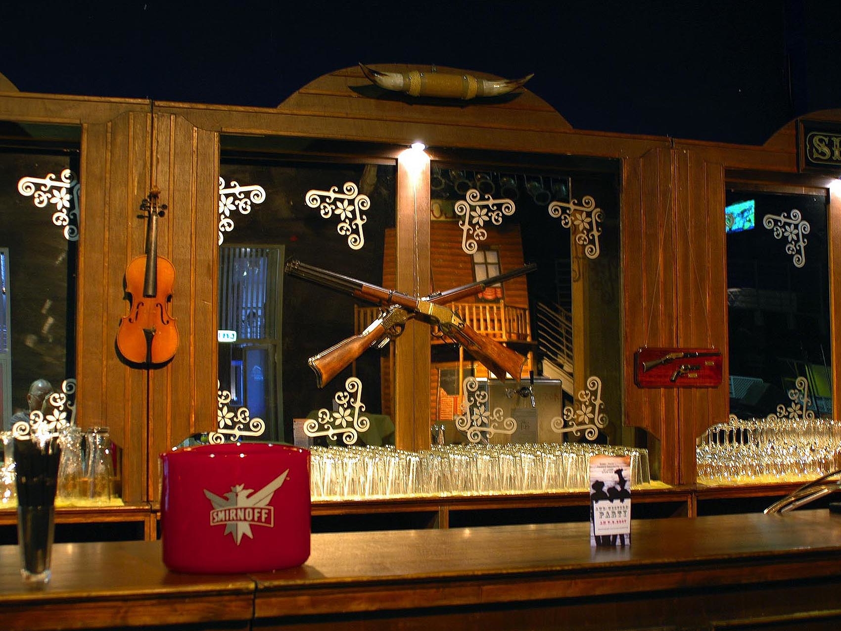 spiegelvitrine_ausschnitt_www.eyeconcept.de_1