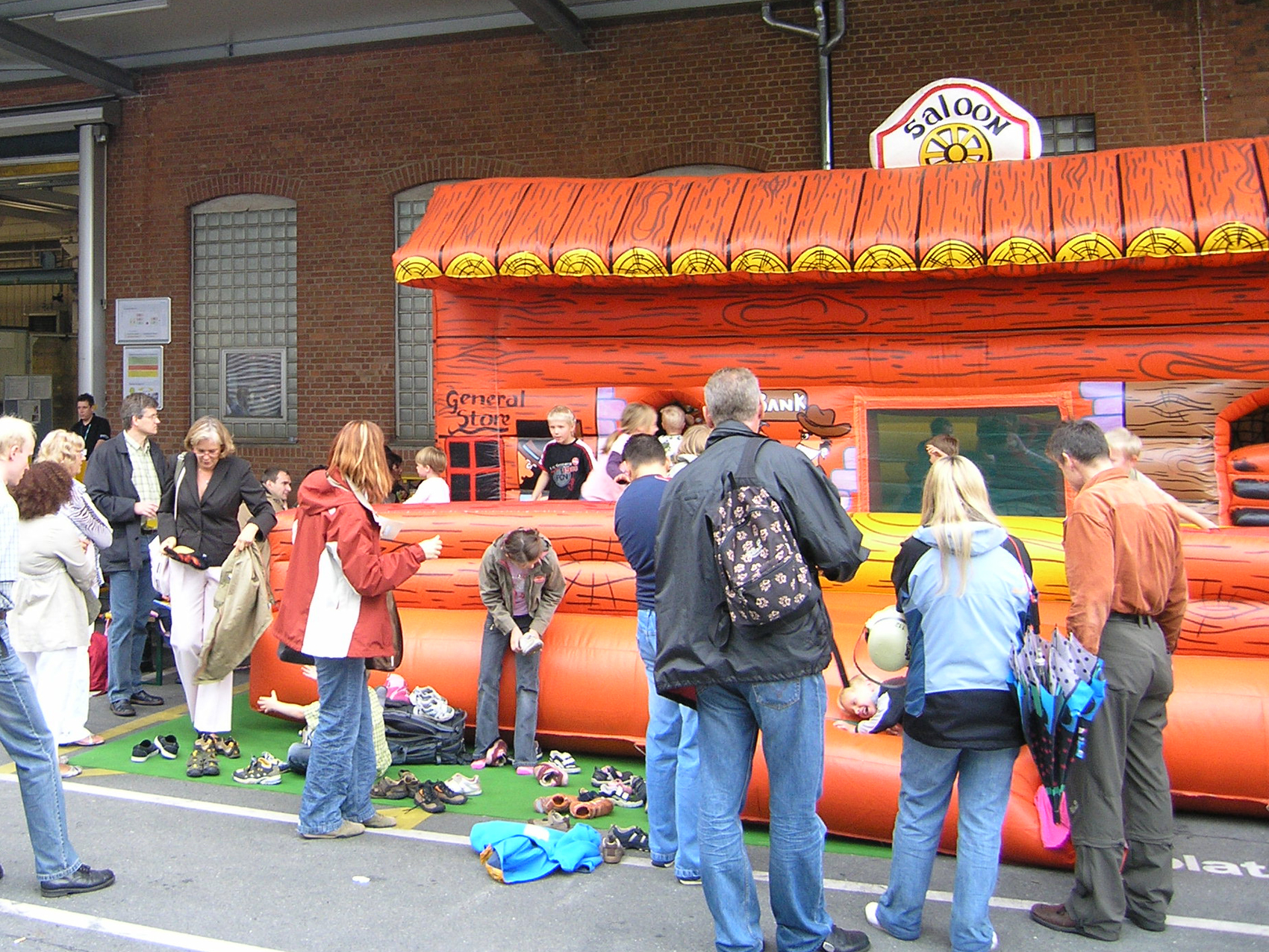 02-saloon-huepfburg_005