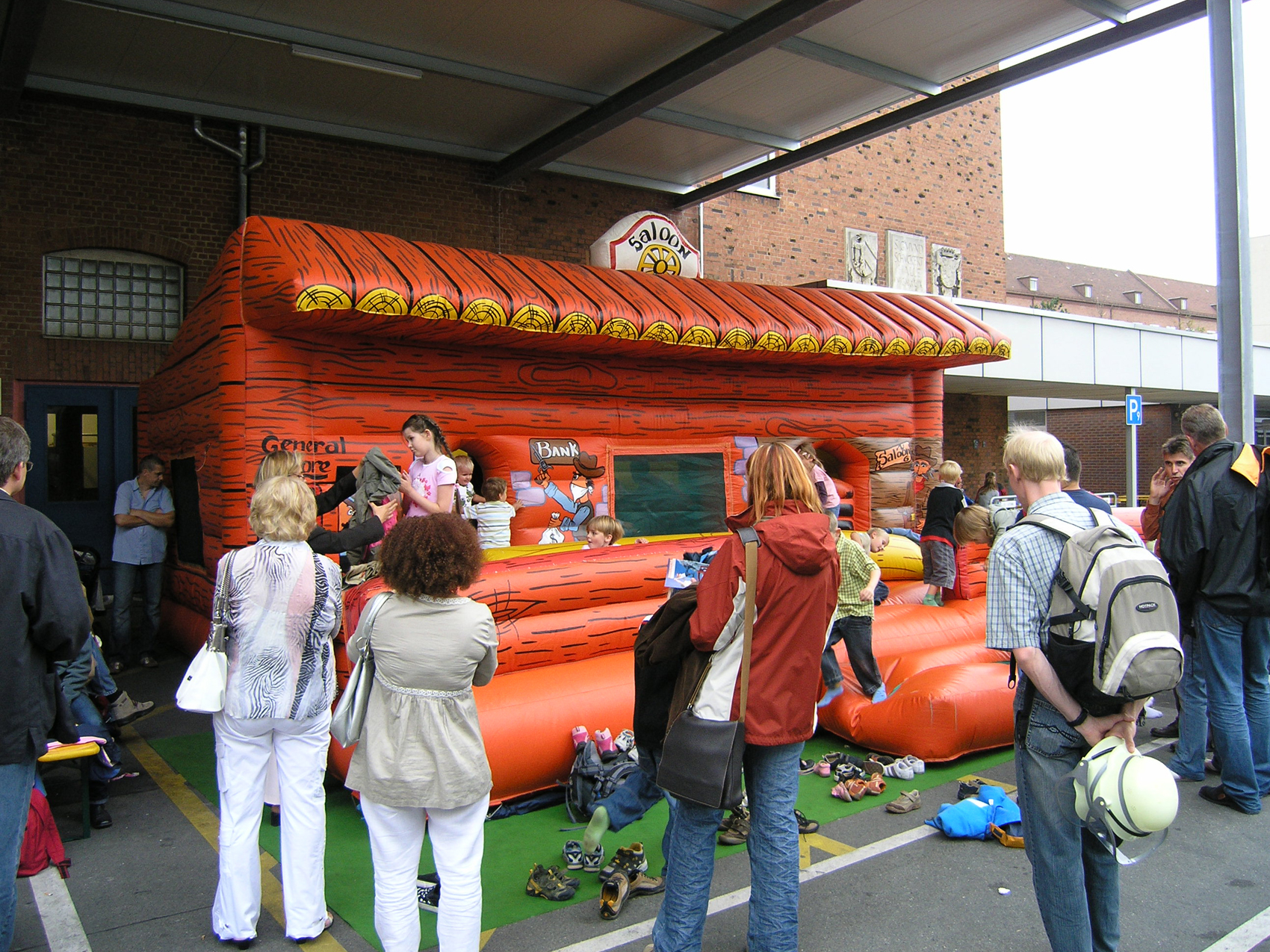 saloon-huepfburg_002