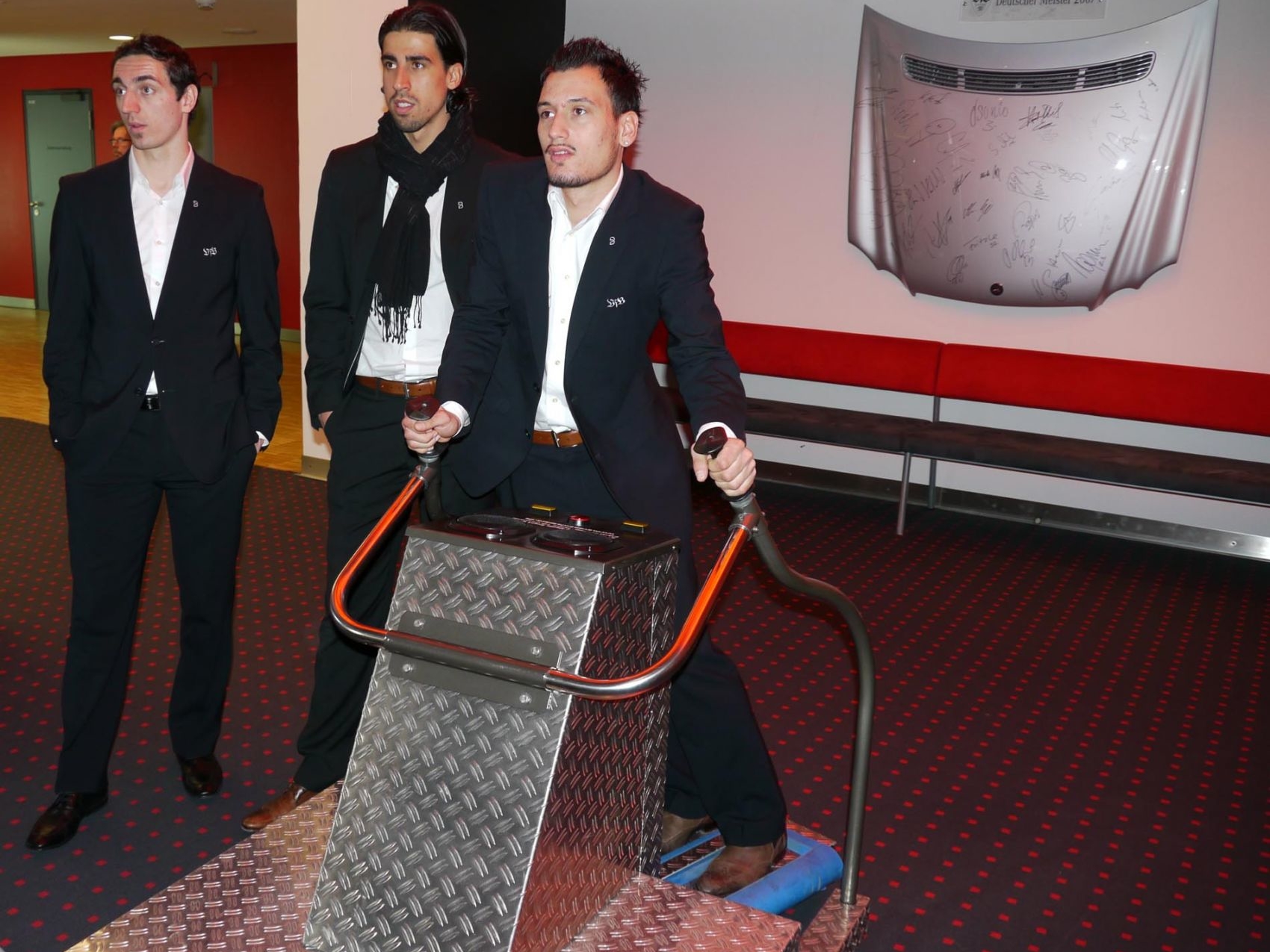 sammy-khedira-skisimulator-vfb-stuttgart-025