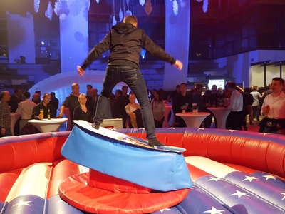 Snowboard Simulator Profiride mit Fallbecken (TÜV-geprüft) mieten