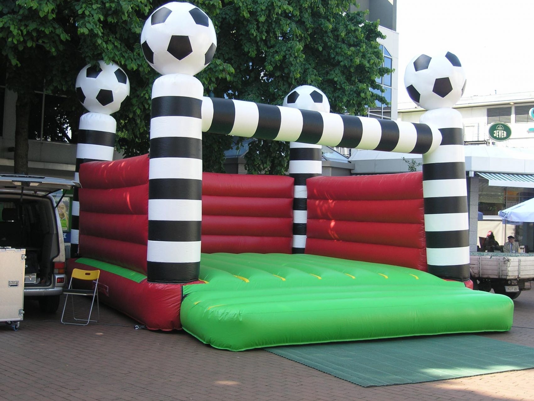 stadion-huepfburg-www-eyeconcept-de-001