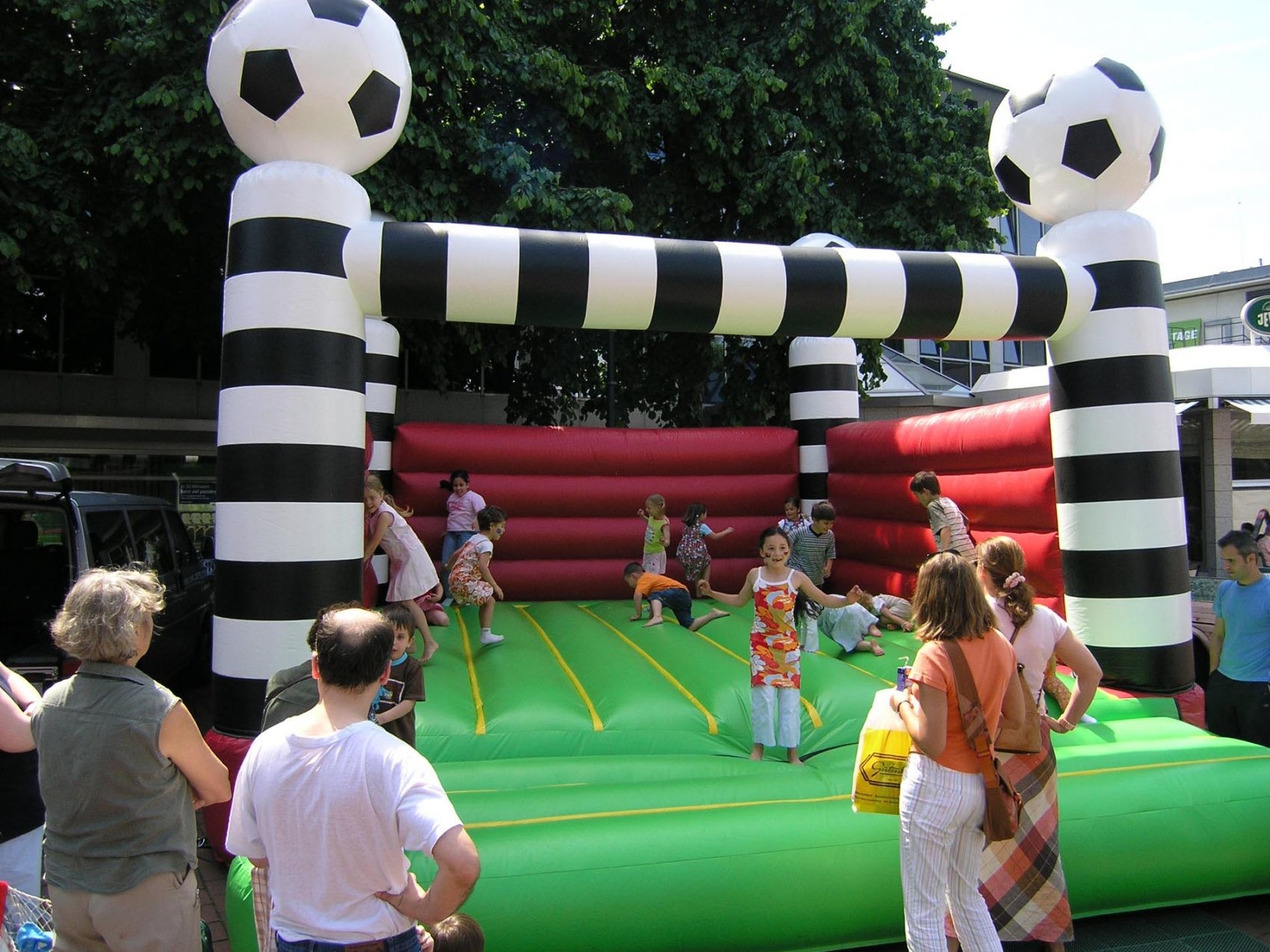 stadion-huepfburg-www-eyeconcept-de-004