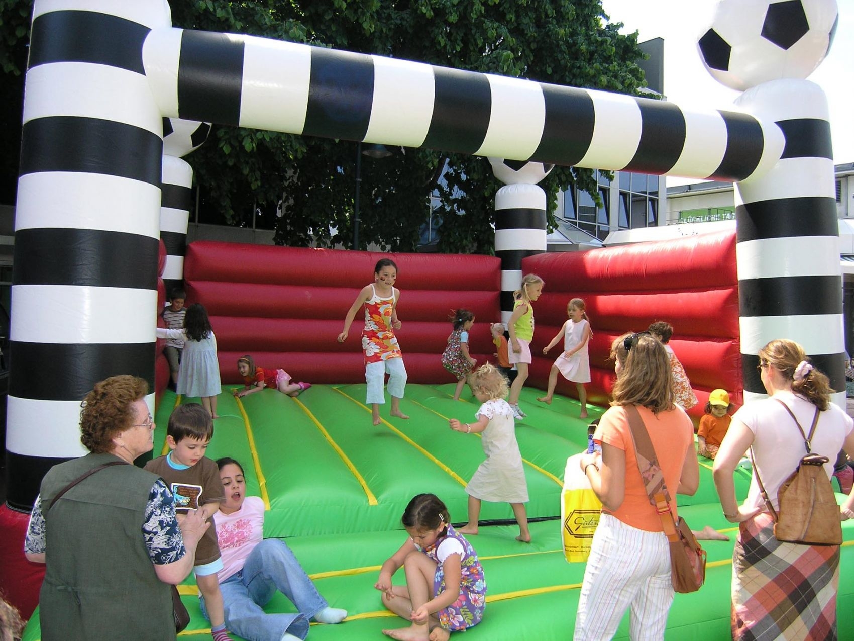 stadion-huepfburg-www-eyeconcept-de-006