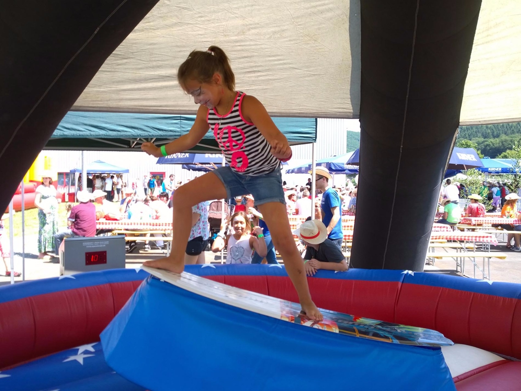 surfsimulator_mit-zelt_www.eyeconcept.de_024