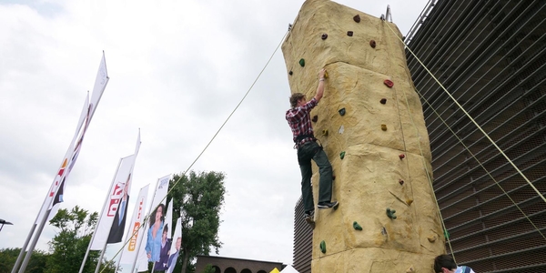 The Rock Kletterfelsen (4 Seiten bekletterbar) mieten