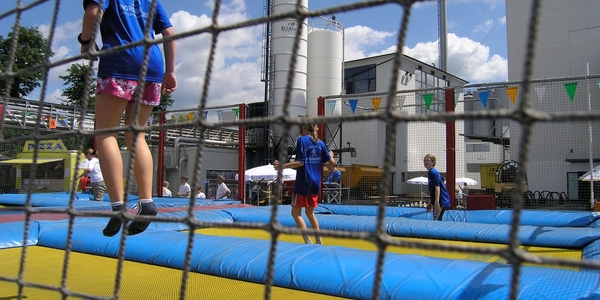 Trampolinanlage mit 6 Sprungfeldern mieten