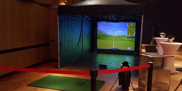 Virtual Golfsimulator mit Golfzelt 9 x 3m, Videoprojektion mieten