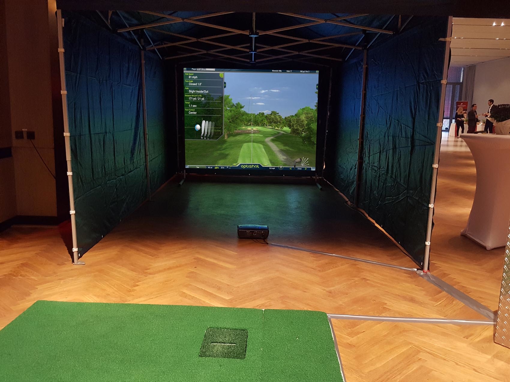 virtual-golfsimulator-beamer-leinwand-golfzelt_0037