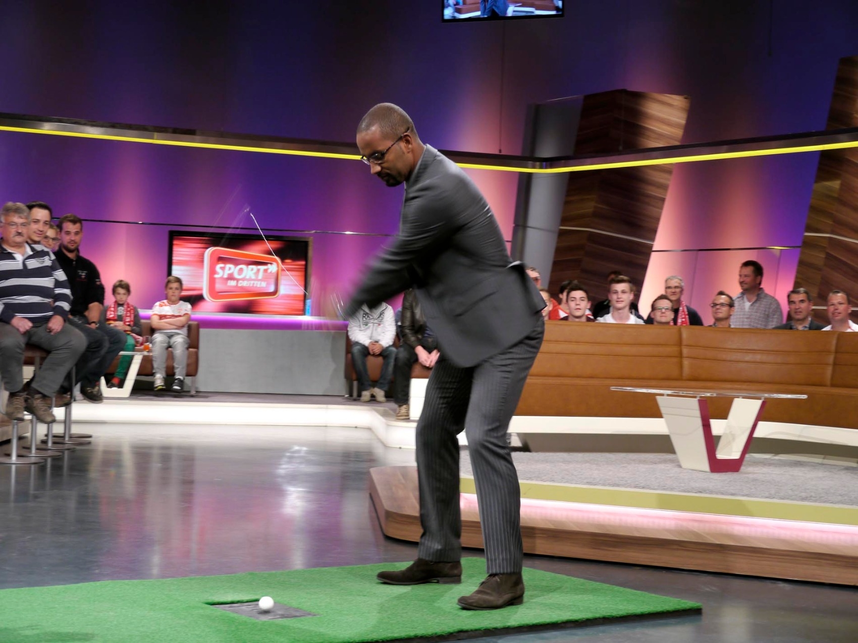 virtual-golfsimulator_swr_sport-im-dritten_www.eyeconcept.de_2014_05_339