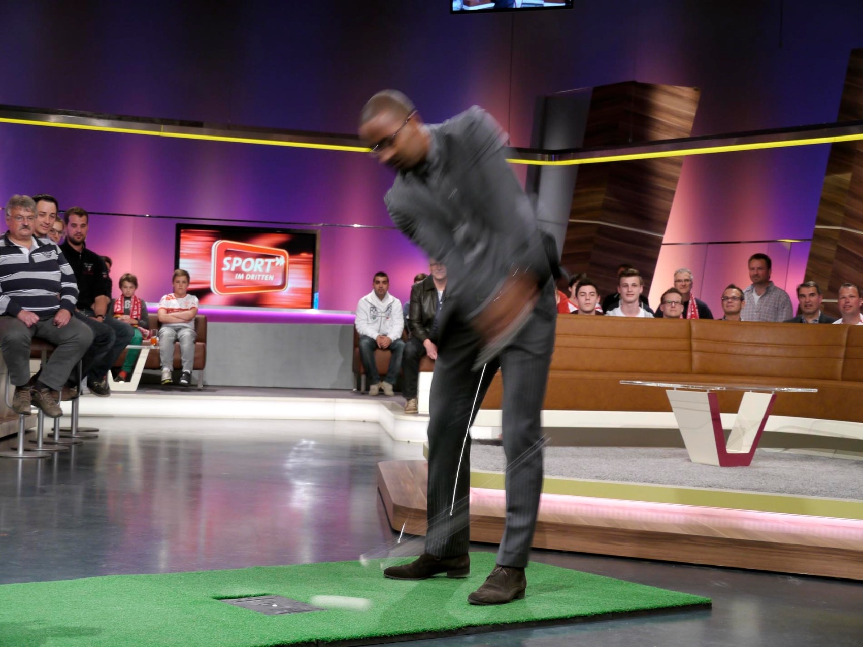 virtual-golfsimulator_swr_sport-im-dritten_www.eyeconcept.de_2014_05_340