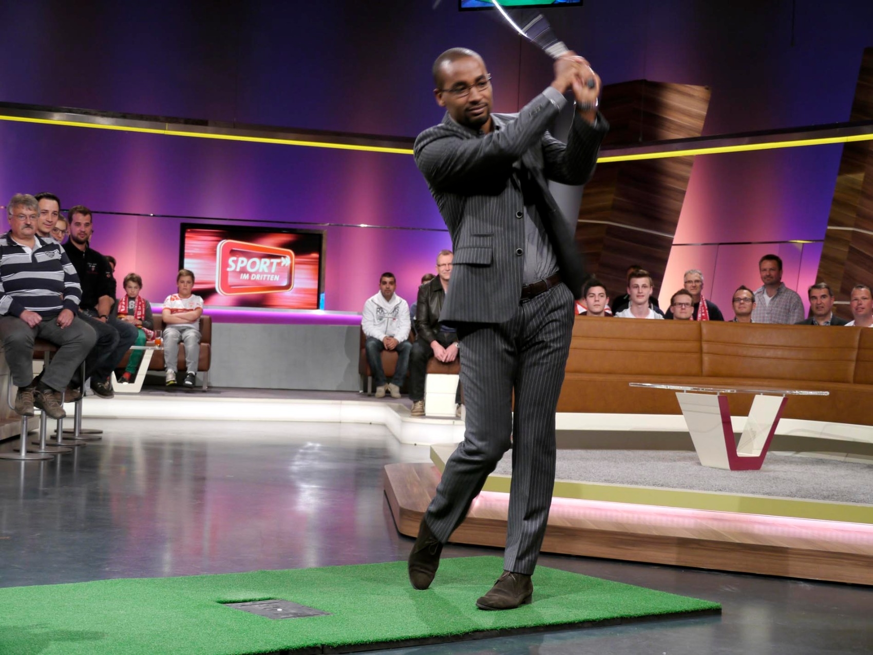 virtual-golfsimulator_swr_sport-im-dritten_www.eyeconcept.de_2014_05_341