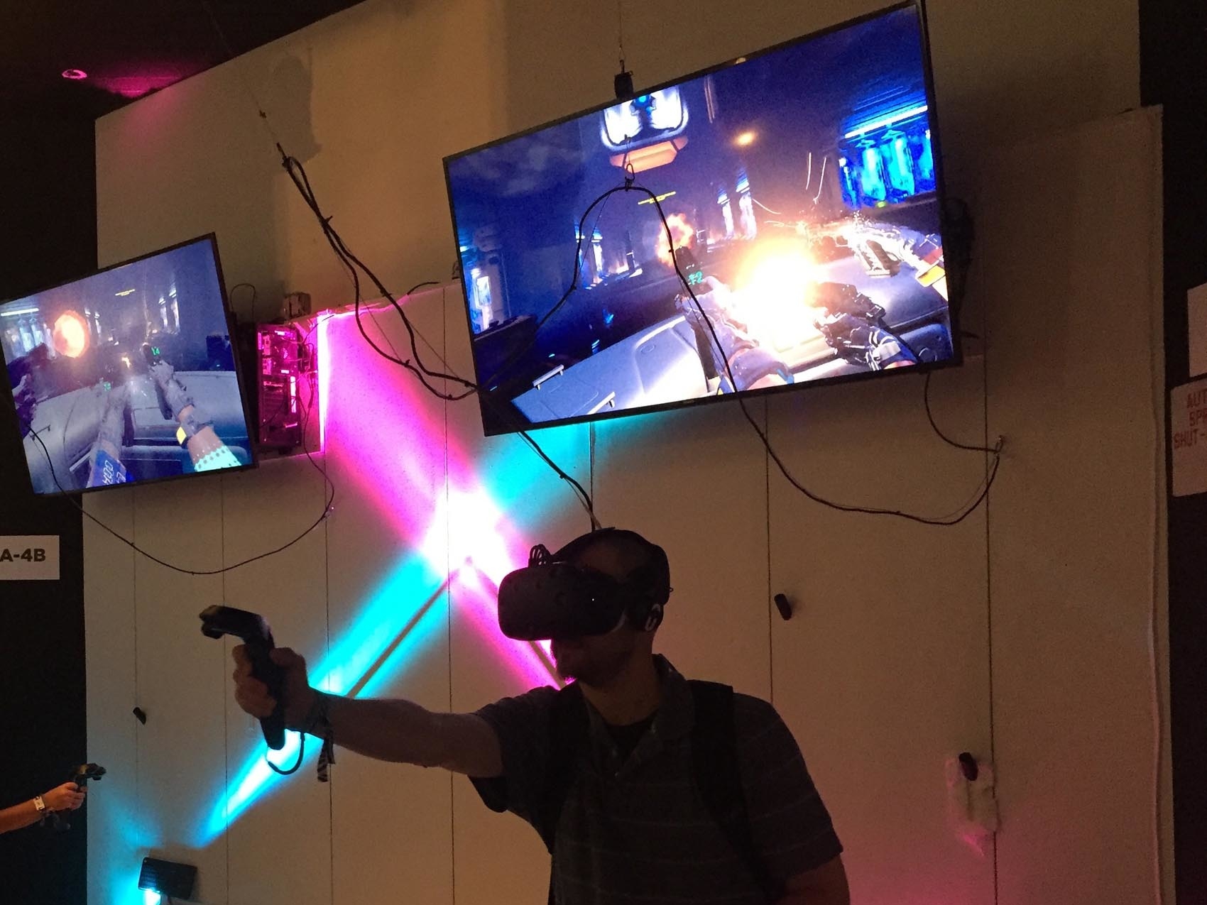 VR Virtual Reality Game Arena 360° (VR Virtual Reality Simulator mieten)