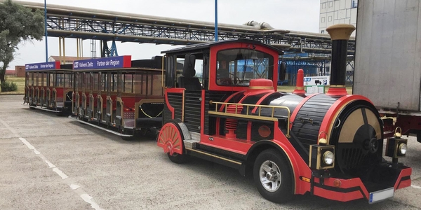 Wegebahn mit Strassenzulassung (56 Sitzplätze) schwarz/rot/gold