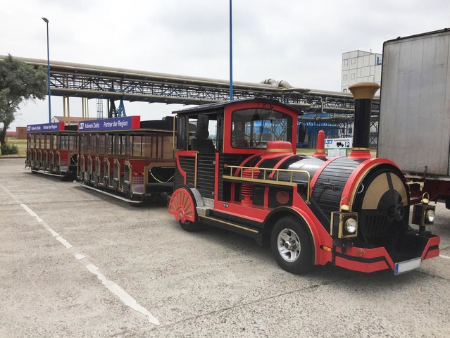 Wegebahn mit Strassenzulassung (56 Sitzplätze) schwarz/rot/gold