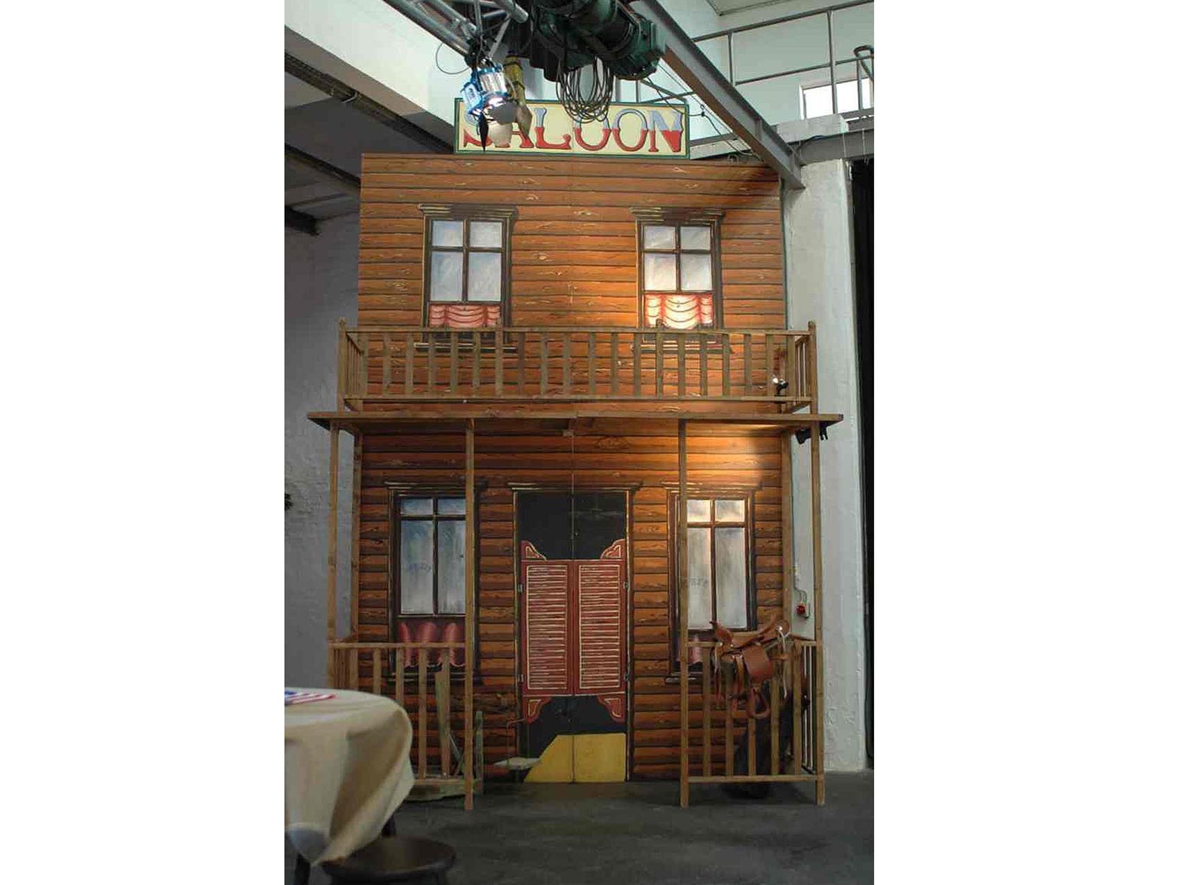 05-westernhaus-kulisse-saloon__www.eyeconcept.de__008