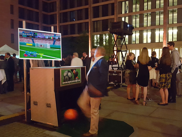 Fußballsimulator Virtual Goalkeeper Pro beim Außenminister in Berlin