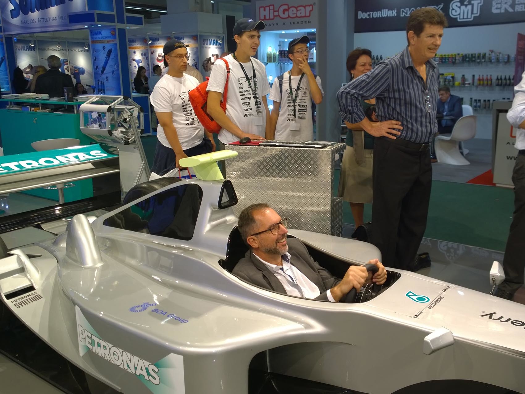 formel-1-simulator-silber_petronas_www.eyeconcept.de_20125