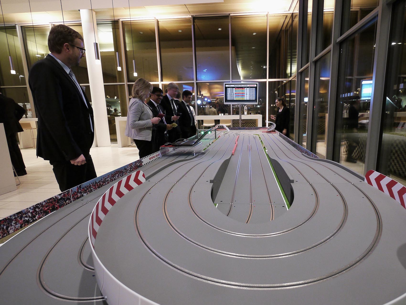 slotcarbahn-_carrerabahn_rennbahn_www.eyeconcept.de_30020