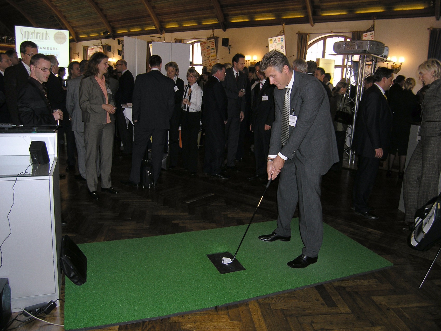 Superbrands_Golfsimulator_1