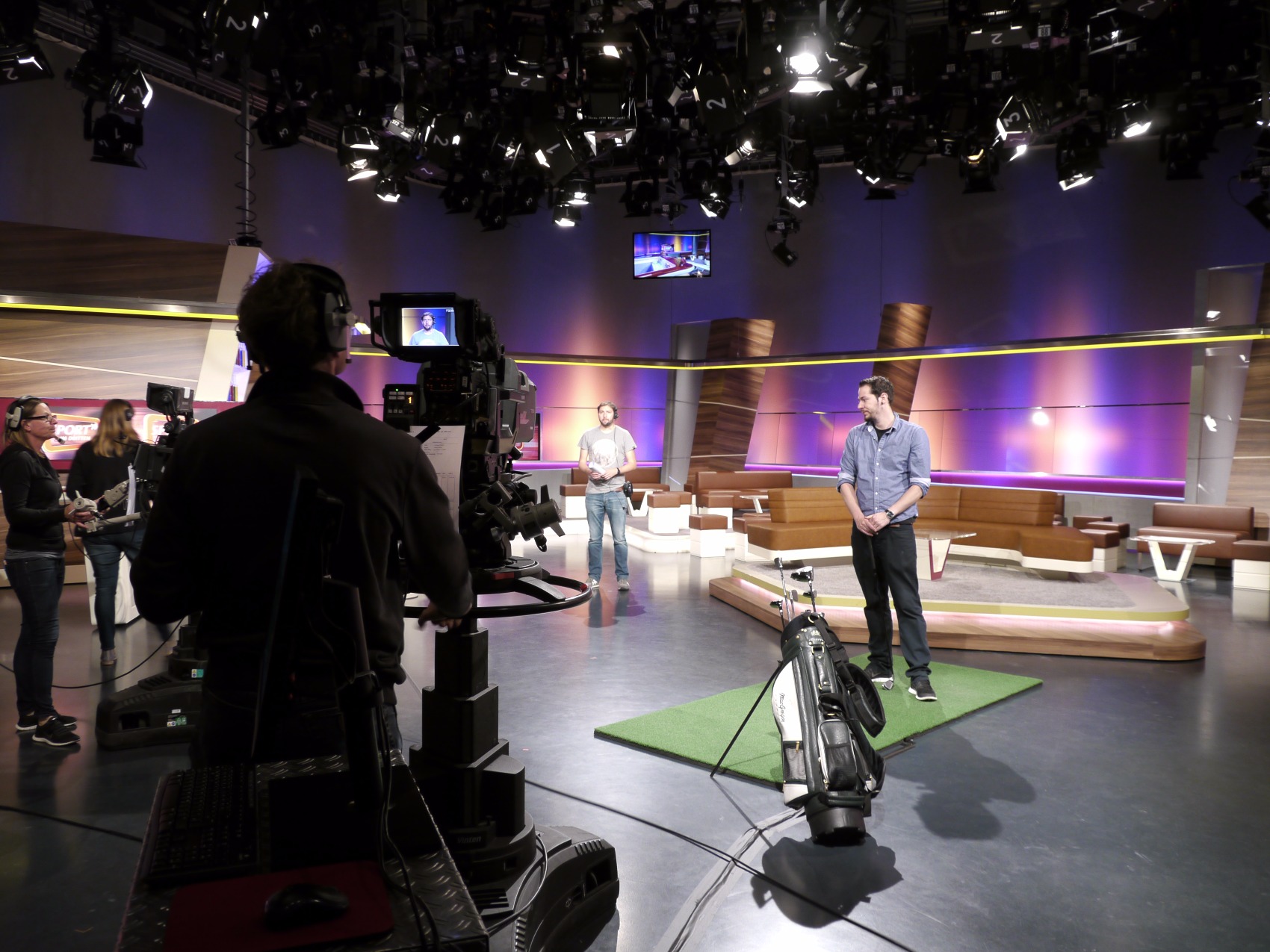 virtual-golfsimulator_swr_sport-im-dritten_www.eyeconcept.de_2014_05_3221